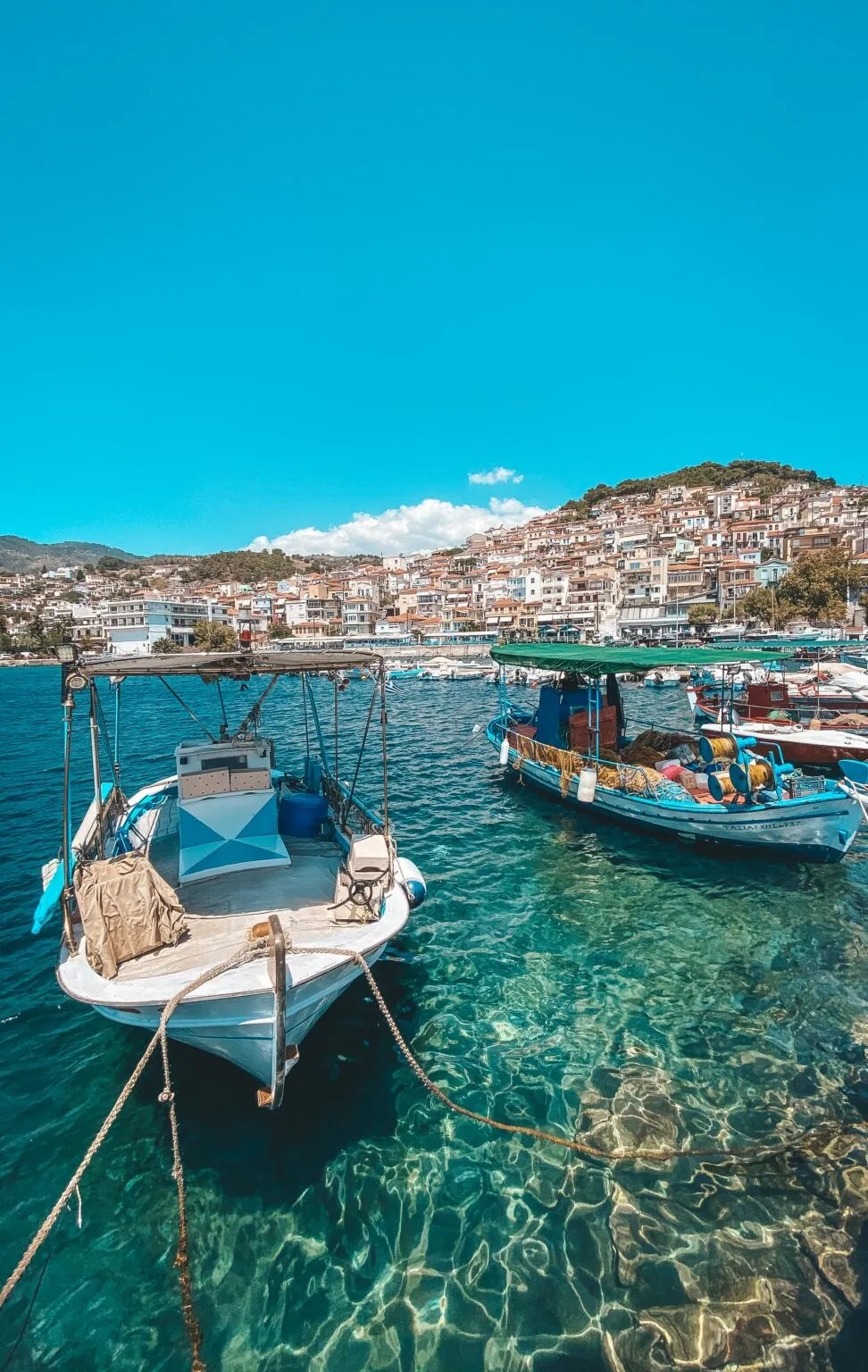 Πλωμάρι / Photo : Unsplash / Photo by www.travel.gr